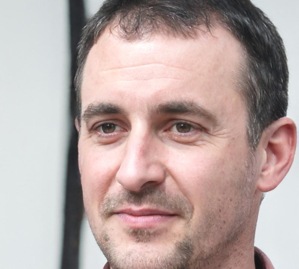 Portret van Wouter Debrouwer, AI-implementatiespecialist bij Zomavule